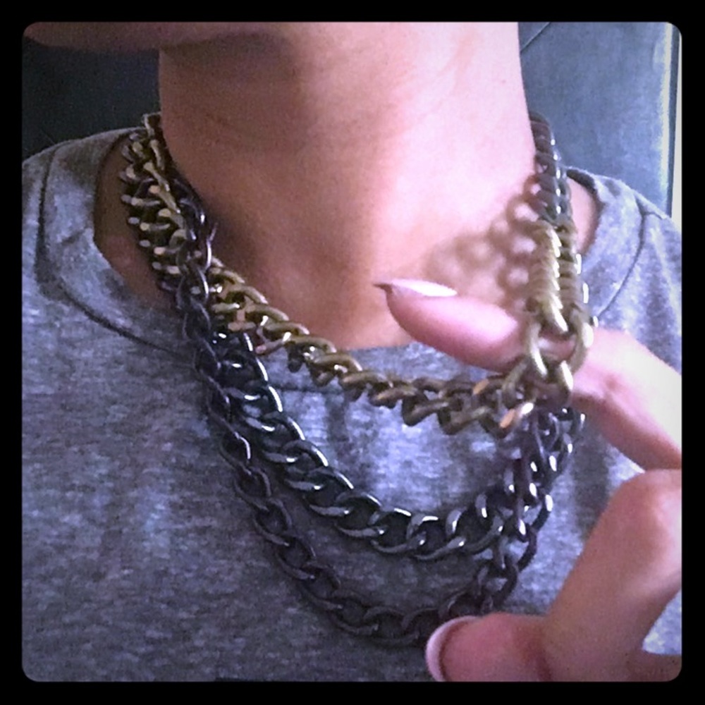 Tri- me colored necklace