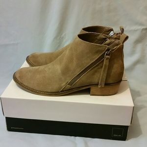 Dolce Vita Sibil Suede Ankle Boots