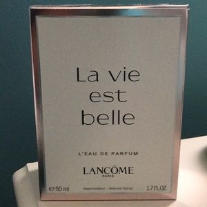 La Vie Est Belle Perfume