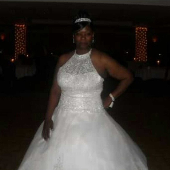 Wedding Dress - Picture 3 of 6