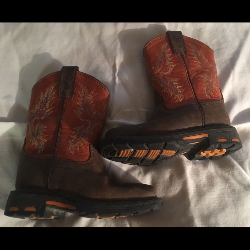 Boys ARIAT Boots / Size 8 - Barely Used