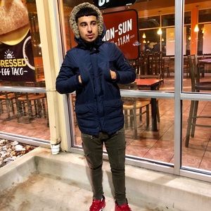 Meet your Posher, Victor