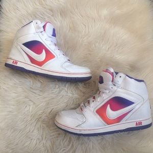Nike air shoes. Size 8.