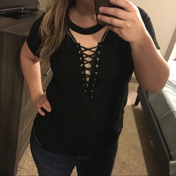 Black lace up t shirt, tie up, choker, sexy - Picture 4 of 5