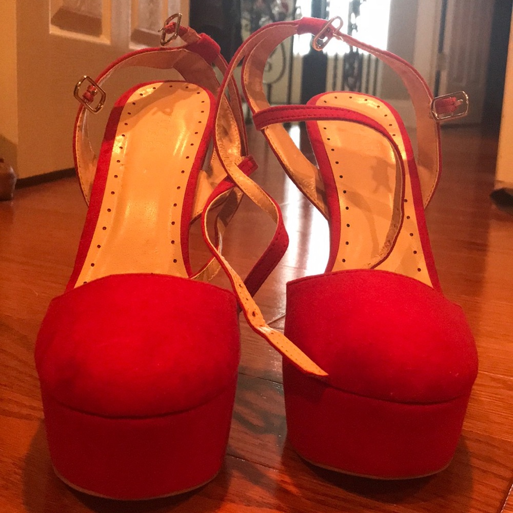 Red Mary Jane pumps
