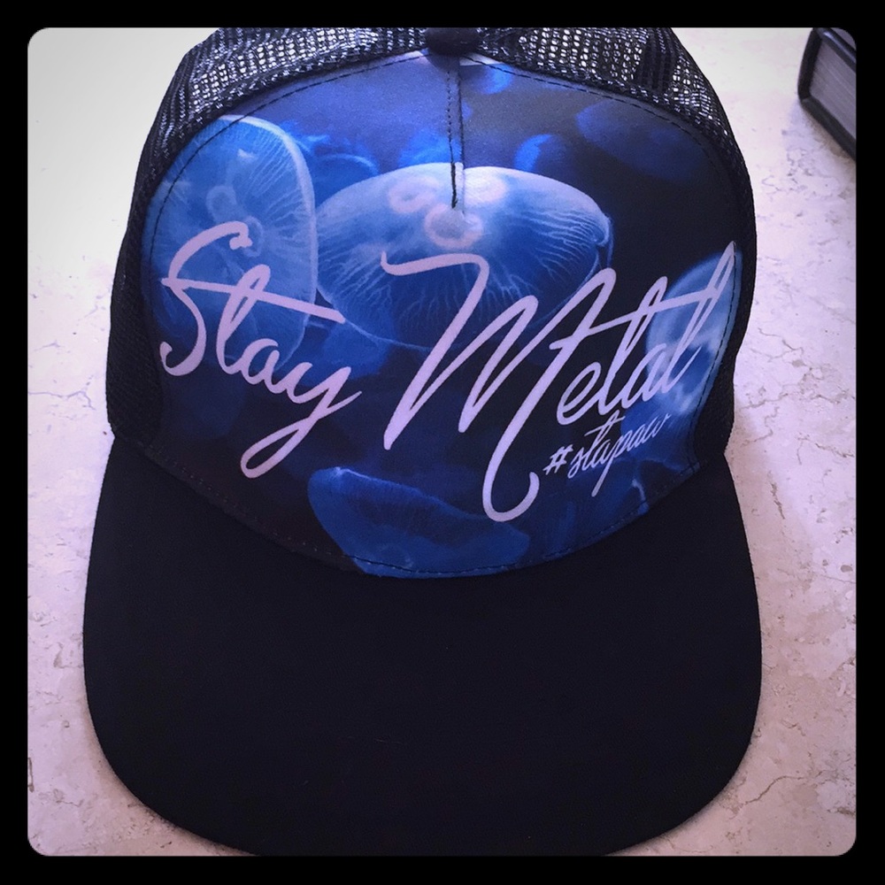 Stay metal SnapBack hat