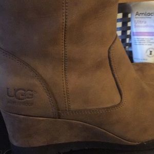 UGG- authentic boots 6.5