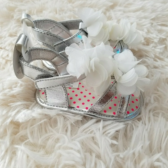 New Baby girls sandals Sz 6-9m silver white - Picture 3 of 3