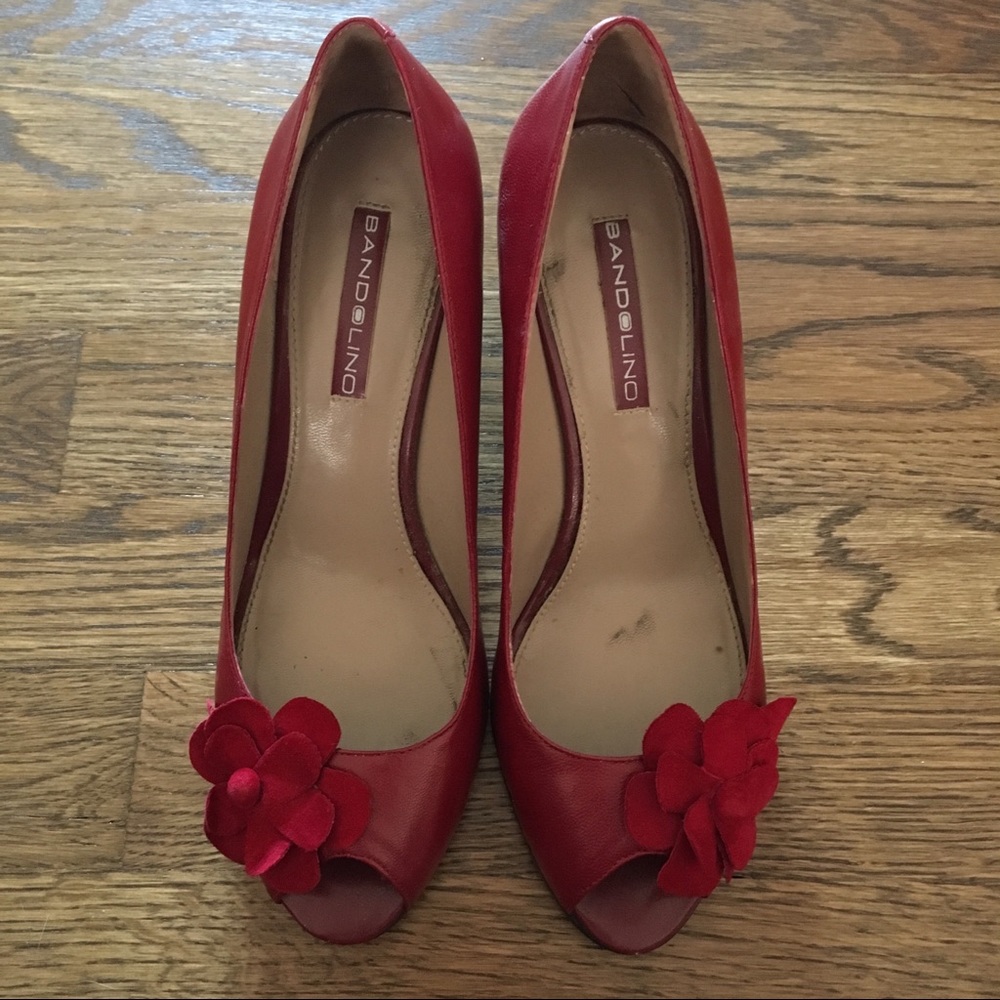 Adorable Peep Toe Wedges with Flower Detail
