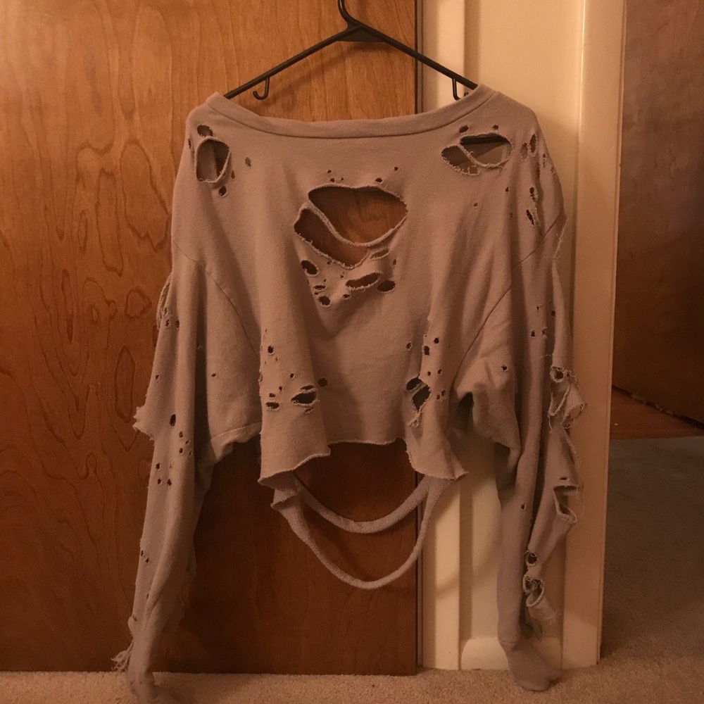 Fashion Nova distressed long sleeve sz s