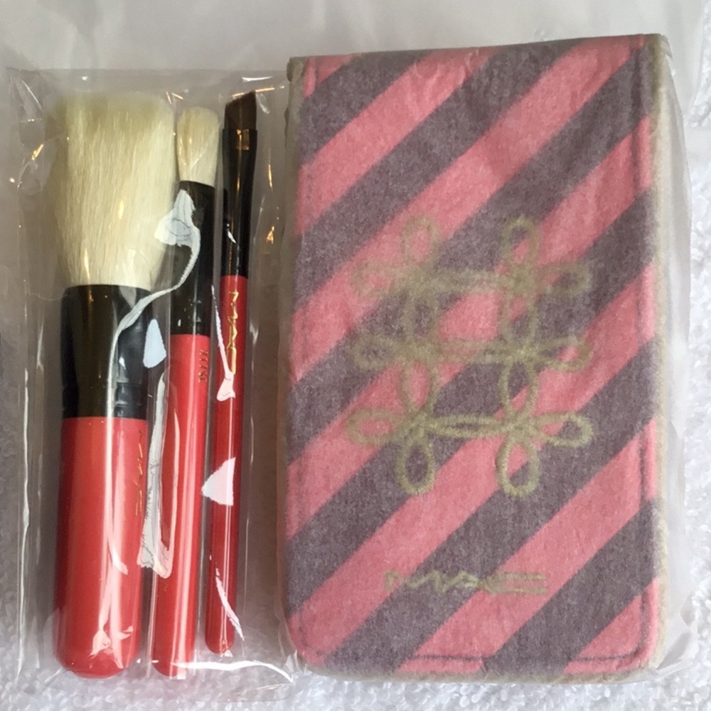 MAC Nutcracker Sweet Essential Brush Kit