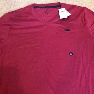 Men’s hollister v neck tee- maroon- NWT
