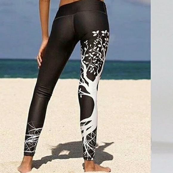 🎁❤SALE🎁❤Tree Graphic leggings - Picture 2 of 2