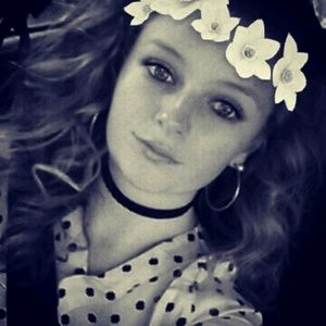 Meet your Posher, Chloe