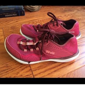 Size 10 hiking shoes