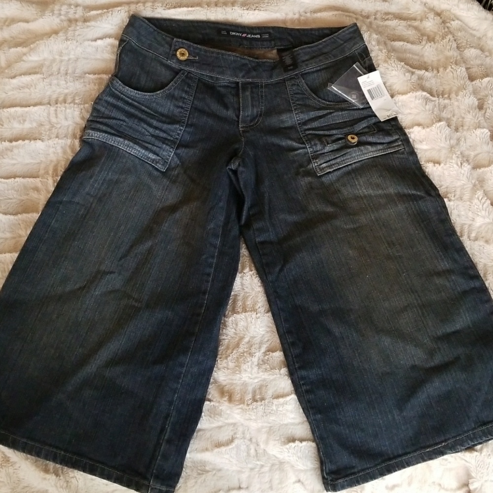 DKNY JEANS capris NWT