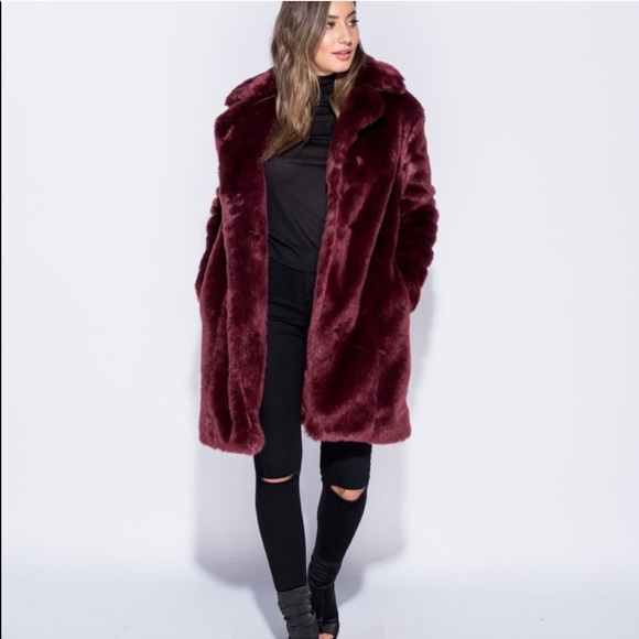 🍷LAST ONE SIZE 6🍷Wine & Dine Me Faux Fur Coat🍷 - Picture 3 of 7
