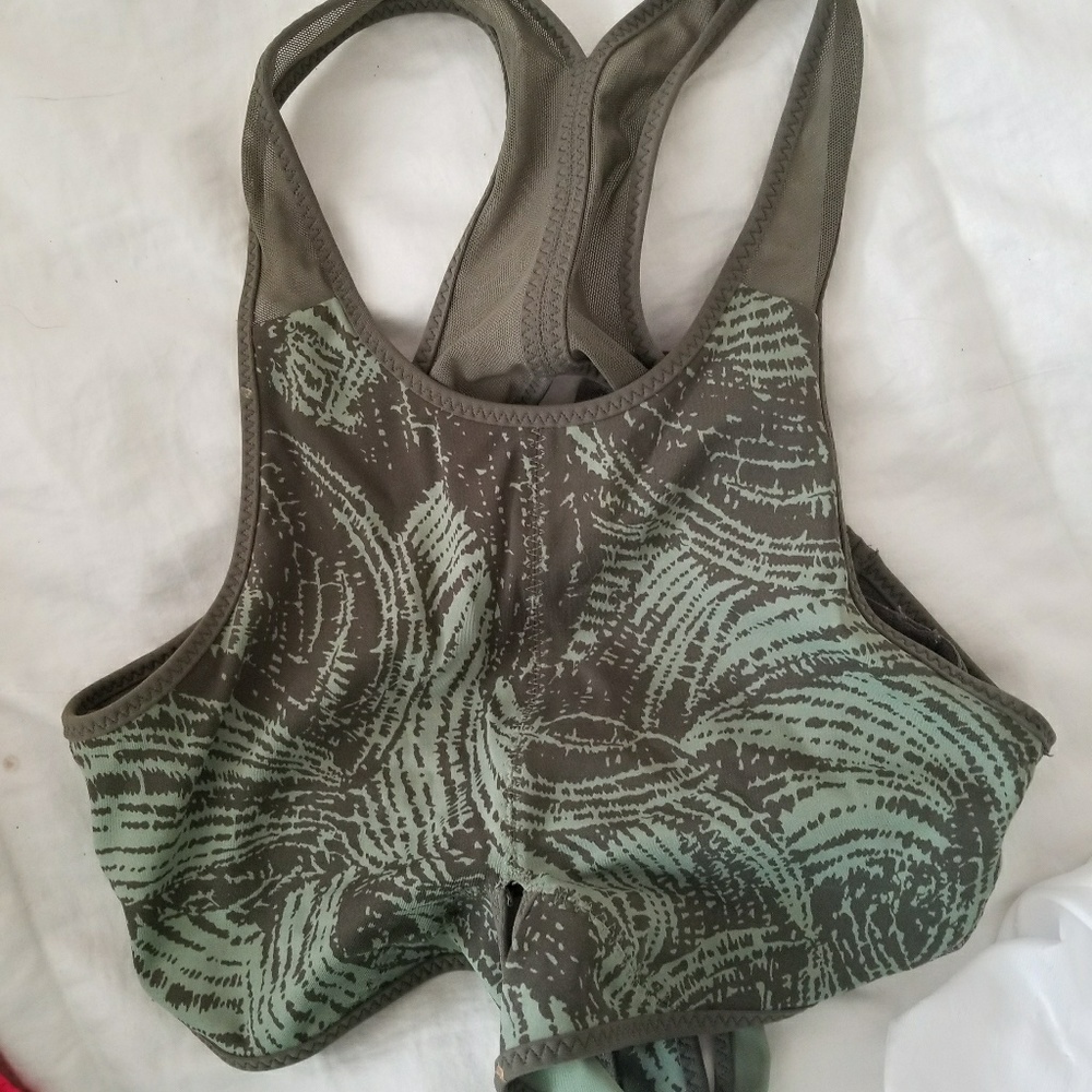 Lululemon crop wrap size 4