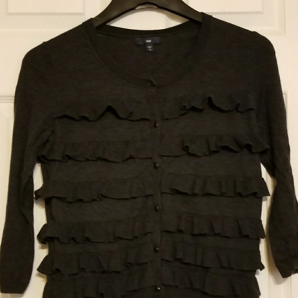 GAP sweater