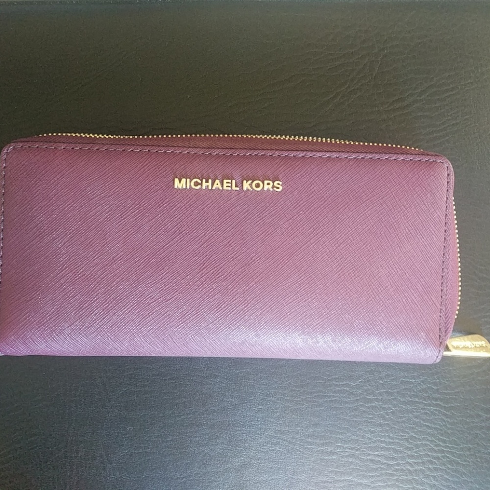 Michael Kors jet set wallet