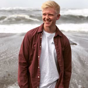 Meet your Posher, Adam