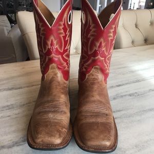 Hardly worn still look brand new.