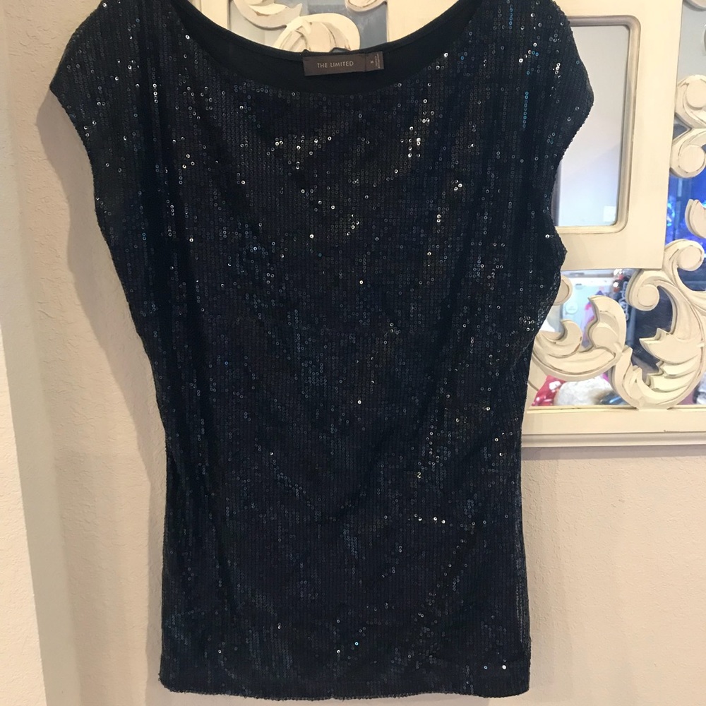 The Limited Sequence Top