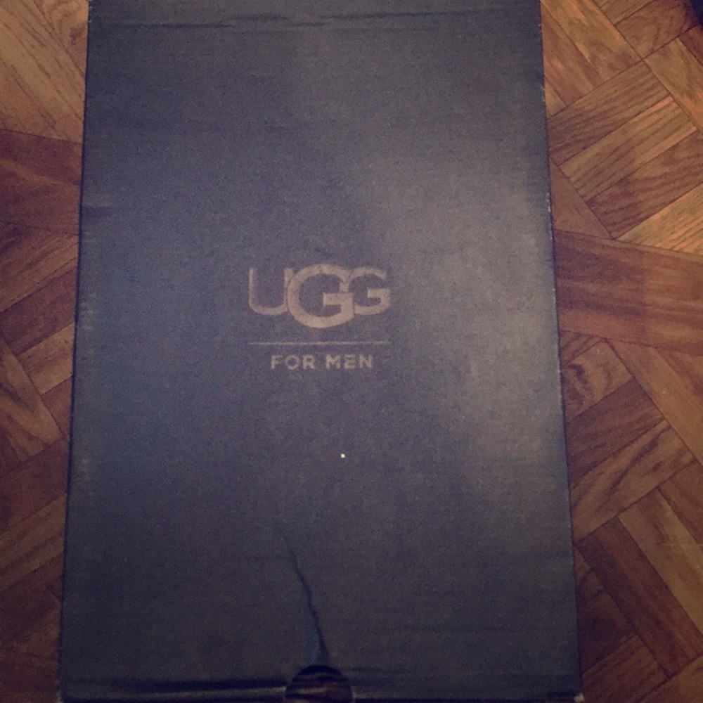 Size 7 Men's Neumel UGG