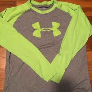 Youth under armor shirt. Size XL