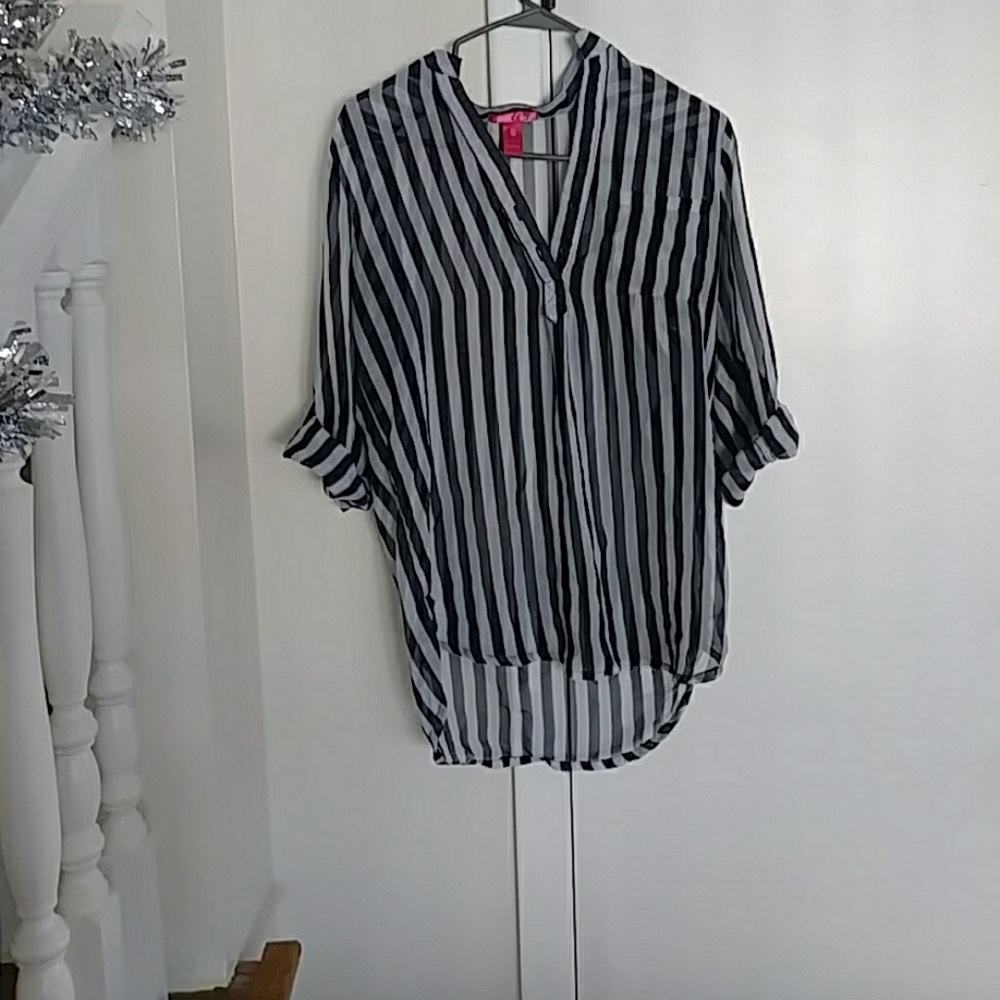 Mix & Co.Black & white sheer blouse