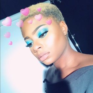 Meet your Posher, Deborah