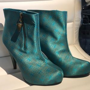 Christian Siriano Ankle Boots