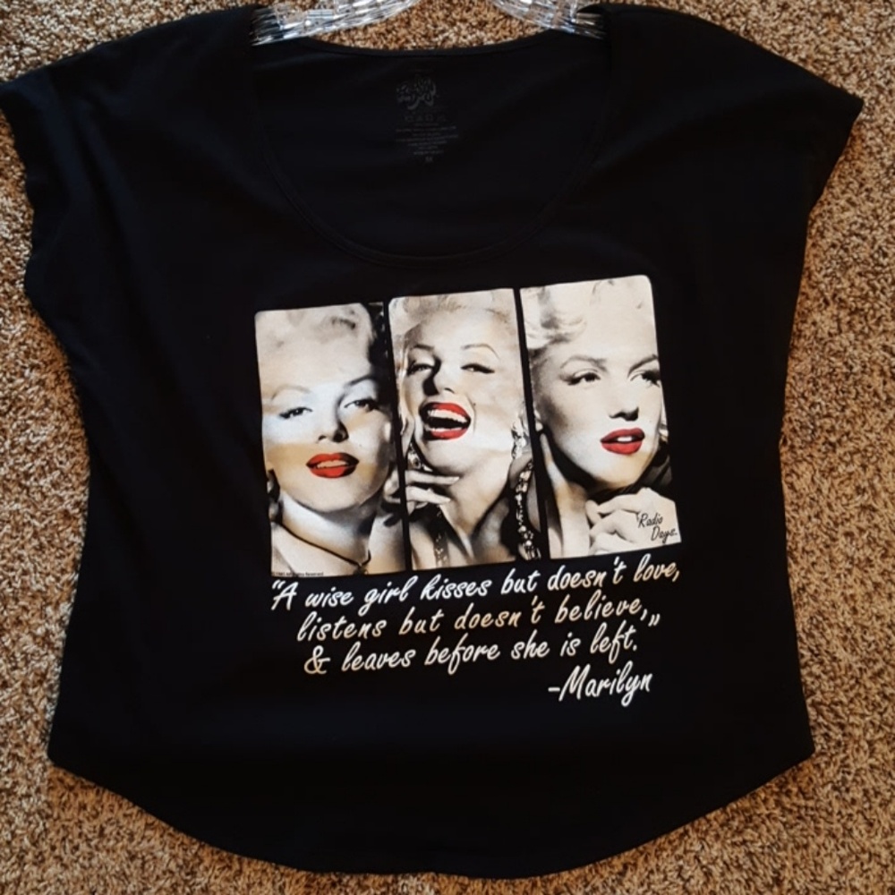 Loose fitting marilyn monroe top