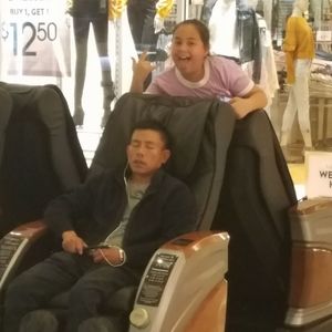 Meet your Posher, Dominique