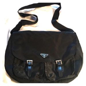 Prada messenger bag, great condition