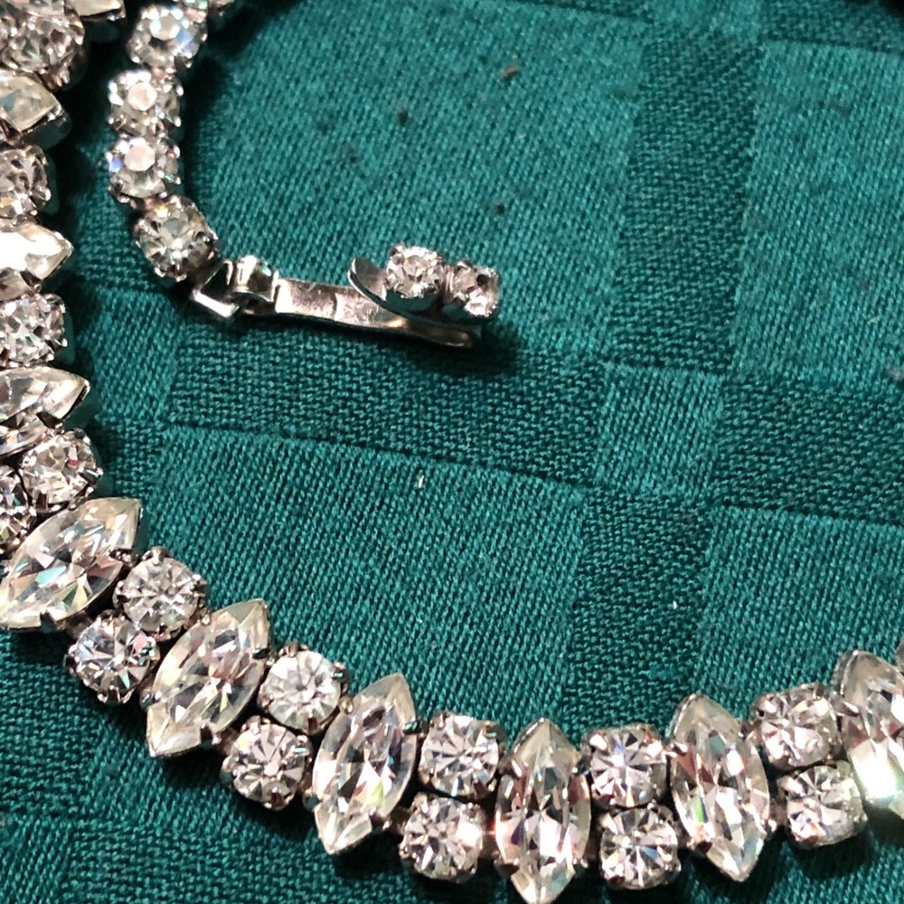 Stunning Designer signed Weiss crystal necklace