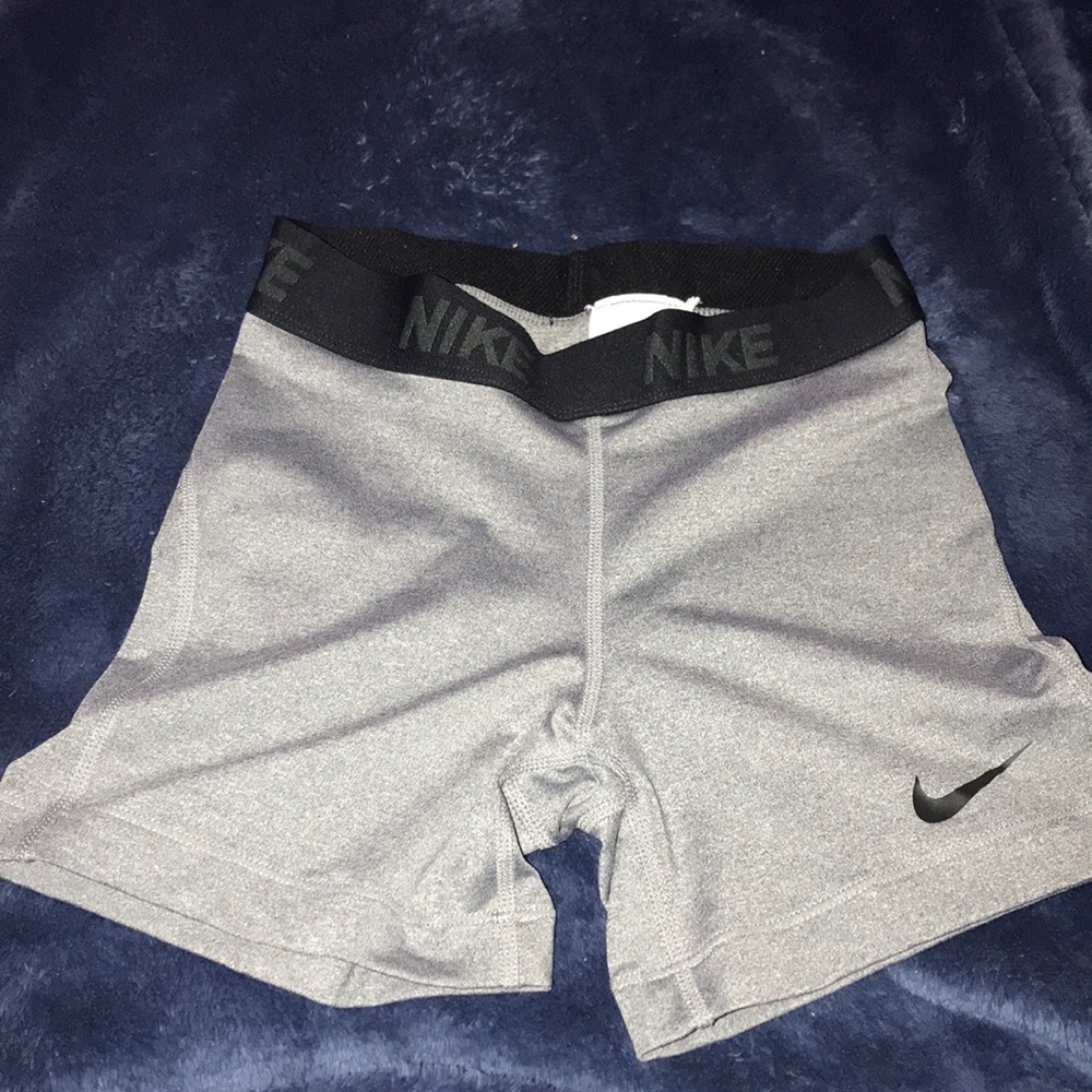 NIKE YOGA SHORTS