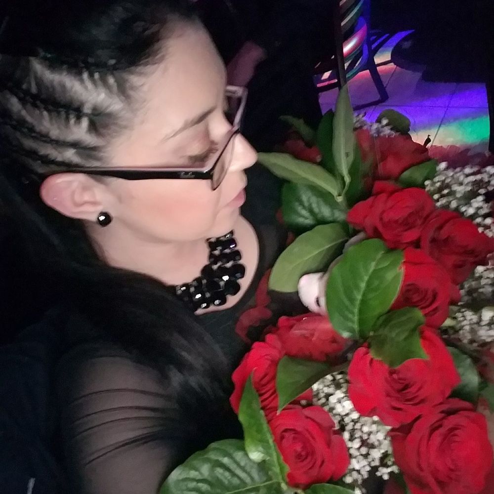 Meet your Posher, Adela