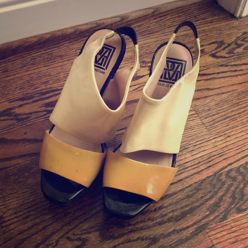 Pour la Victoire colorblock sandals