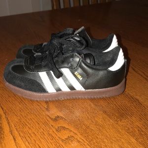 Toddler samba adidas tennis shoes