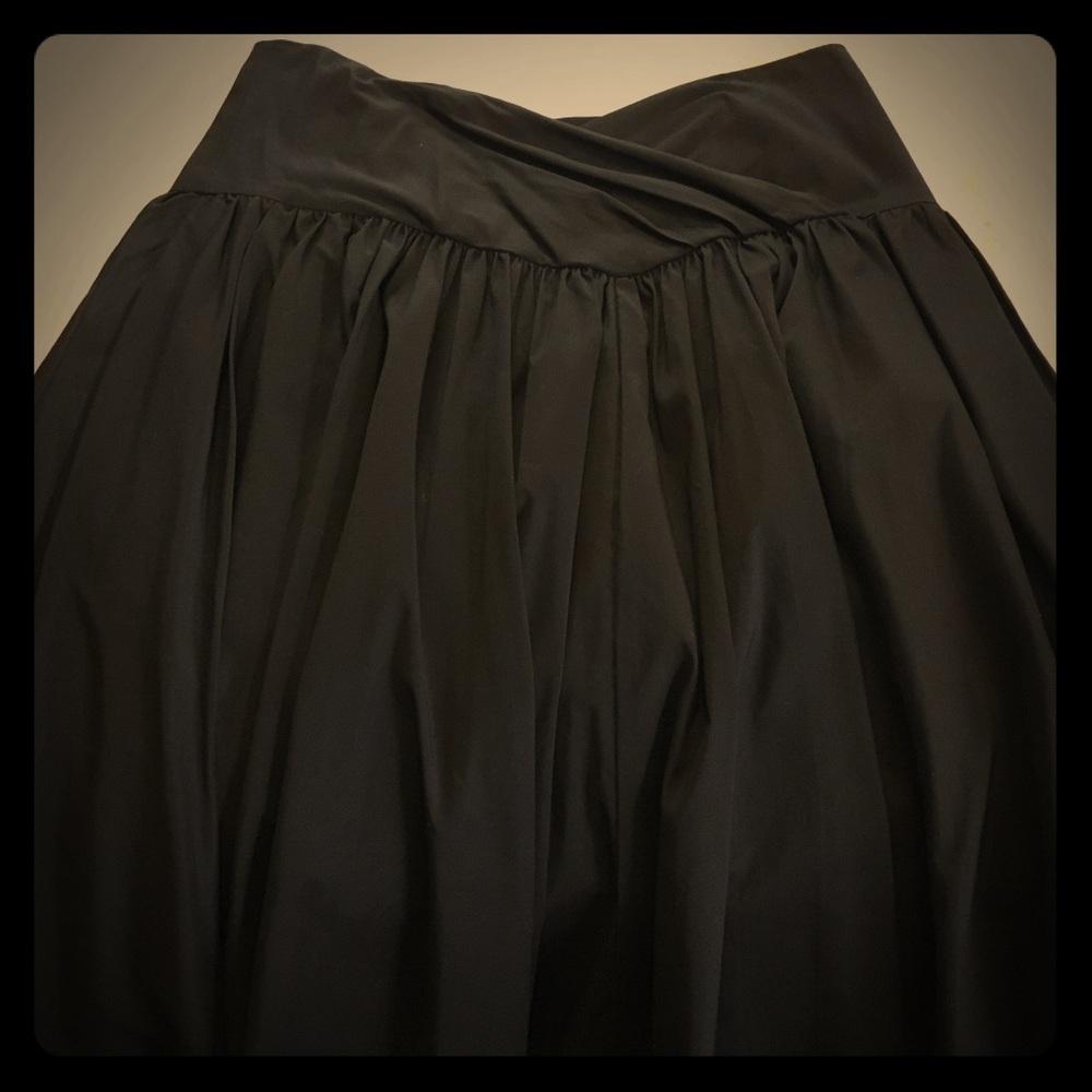 Beautiful black Diane von Furstenberg skirt