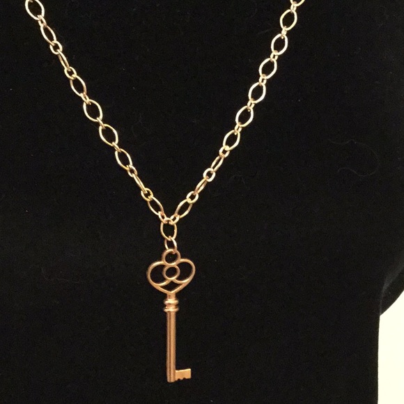 Unlock your Destiny Rose Gold Vintage Key Necklace - Picture 3 of 5
