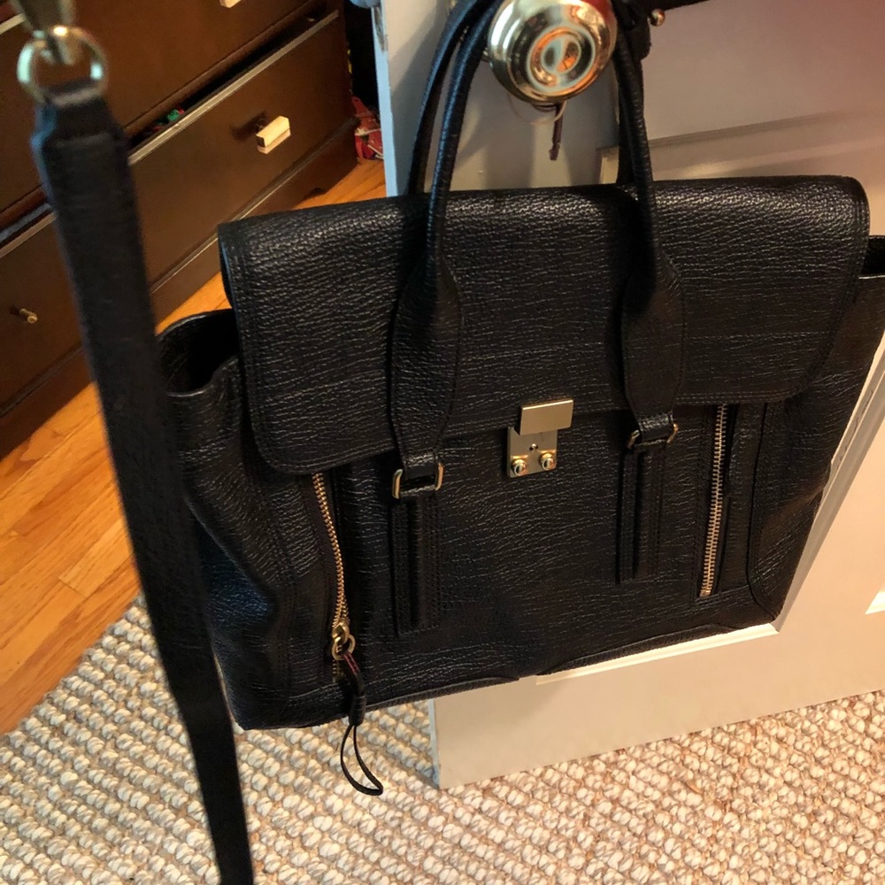 Large pebbled leather Pashli