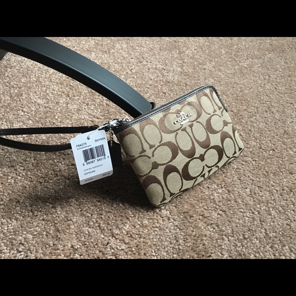 🆕💥COACH💥Wristlet🍀 LAST ONE🍀 - Picture 6 of 8