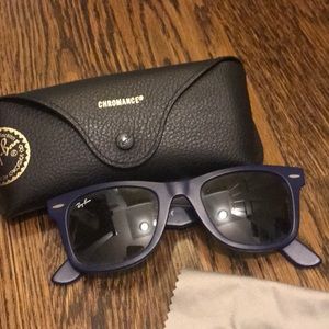 Navy blue ray ban wayfarer!