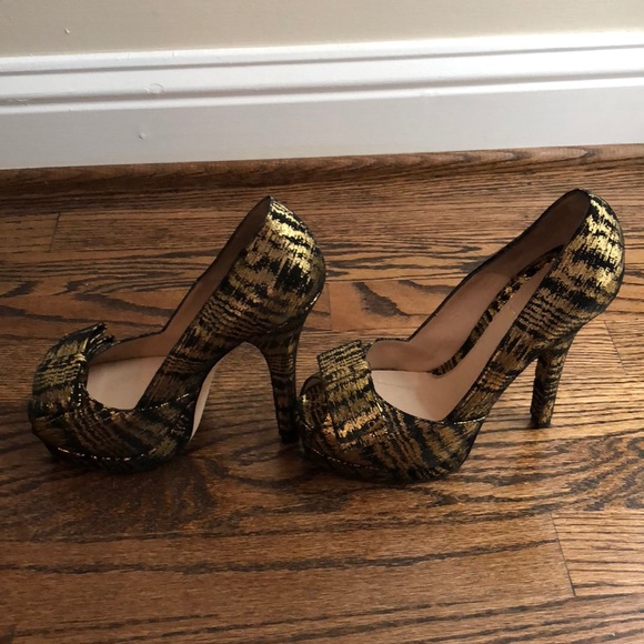 Fendi gold shoes - Picture 2 of 6