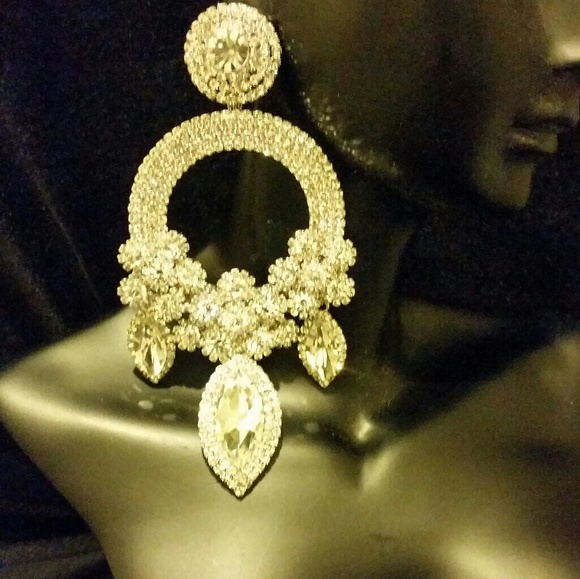 Fashionable Earrings - Picture 1 of 1