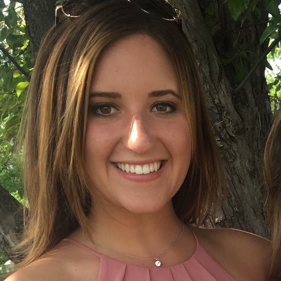 Meet your Posher, Marissa - Picture 1 of 1