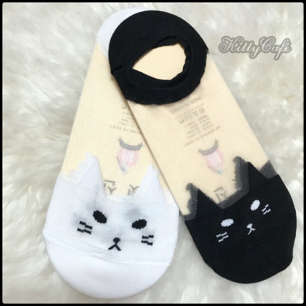 2-pairs of Kitty China Doll Socks - Picture 7 of 8