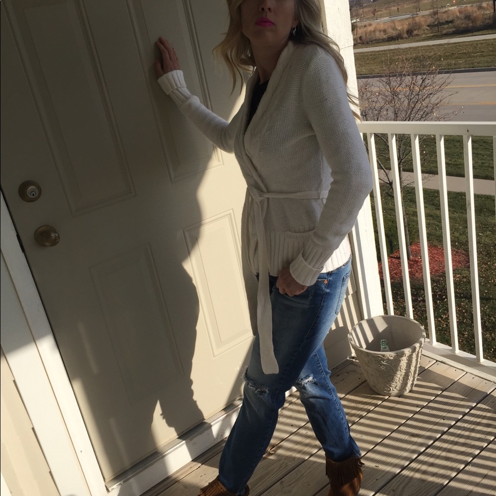 American Eagle sweater